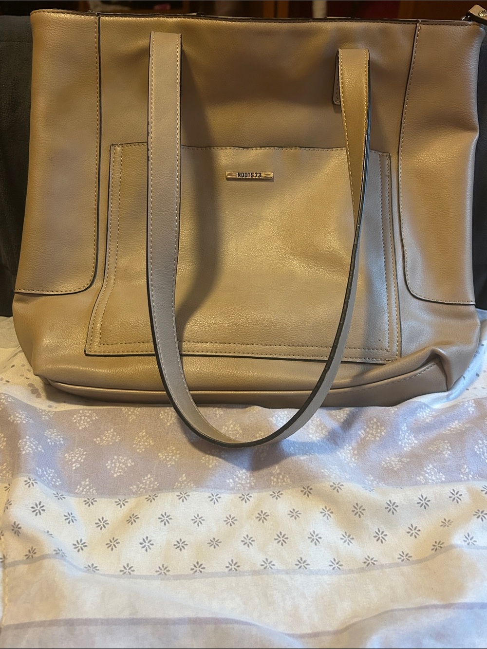 Roots Beige/Tan Leather Tote with Front Pocket